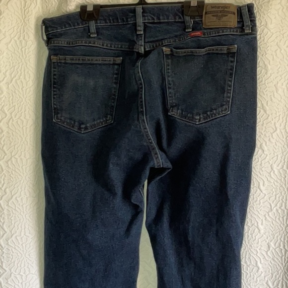 Wrangler Blue Relaxed Fit Jeans Classic Denim - Picture 1 of 9